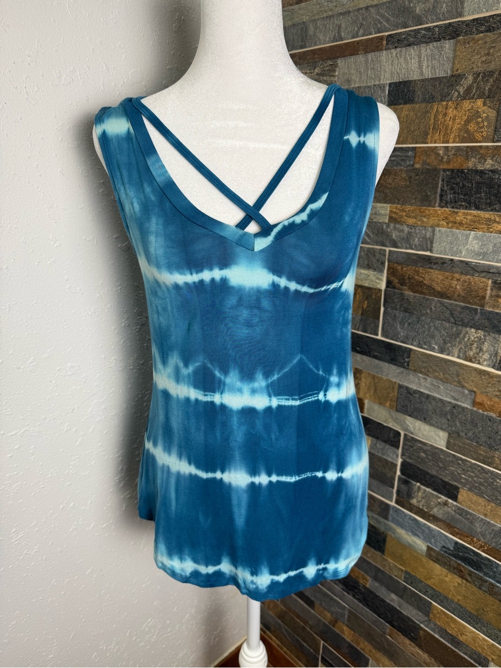 Ultra Flirt Teal Blue Tie-Dye Crisscross Strap Tank Size Medium
